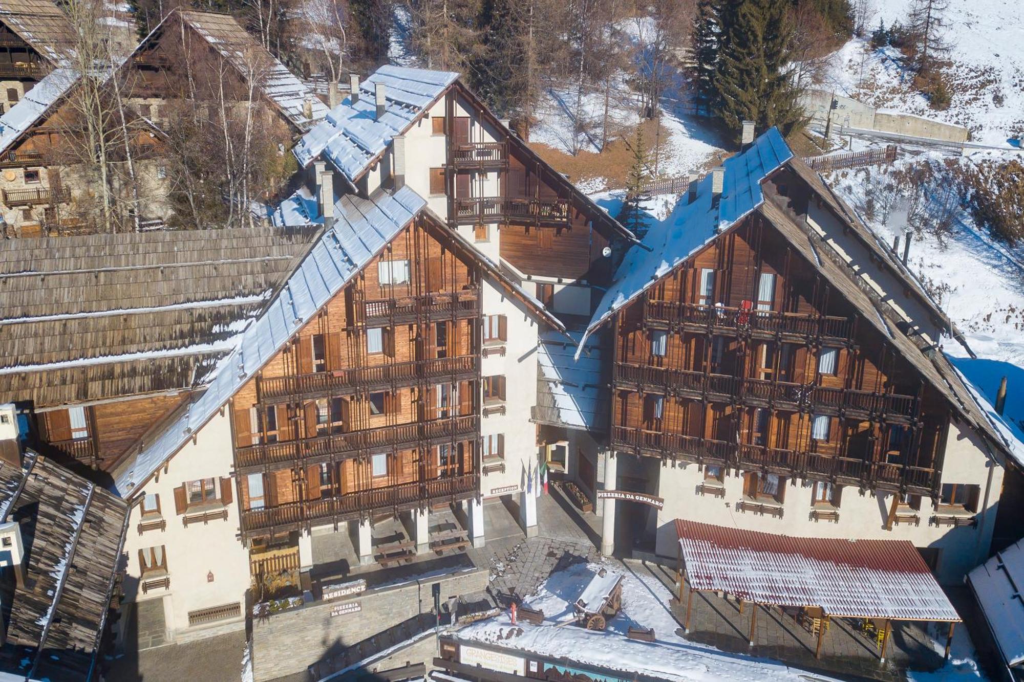 Grange Hike & Ski Sestriere Apartments - Happy Rentals Bagian luar foto
