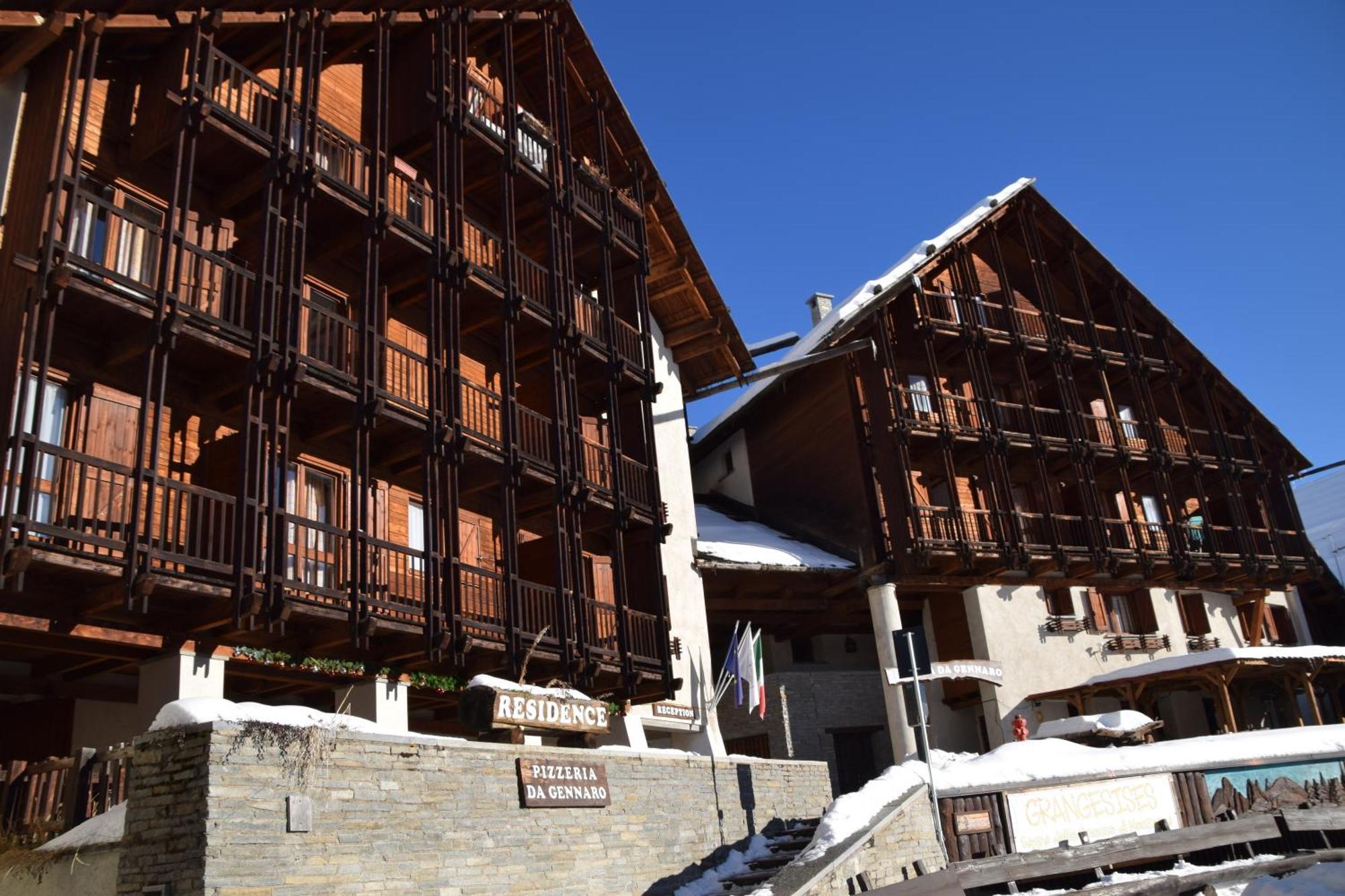 Grange Hike & Ski Sestriere Apartments - Happy Rentals Bagian luar foto